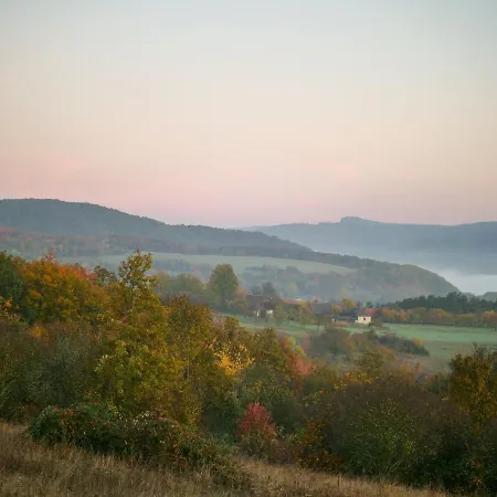 Selanka Off Road Hill View Kamp alanı Moravske Lieskove